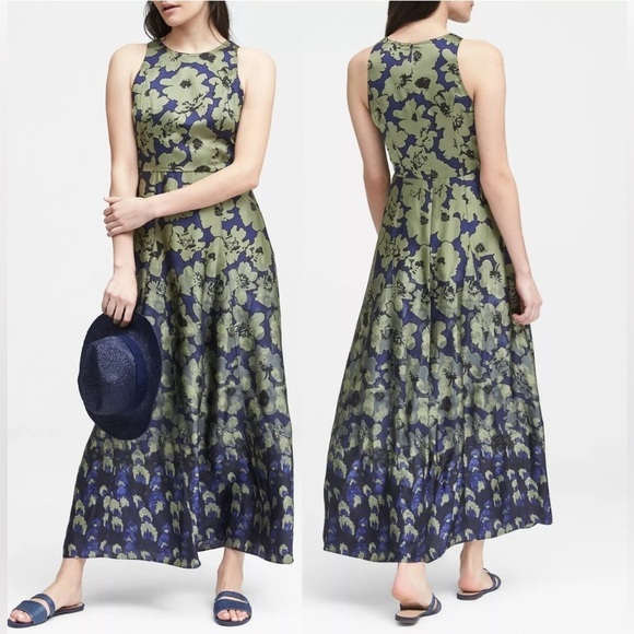 Banana Republic Dresses & Skirts - Banana Republic Floral Fit & Flare Maxi
Dress Size 6 printed floral